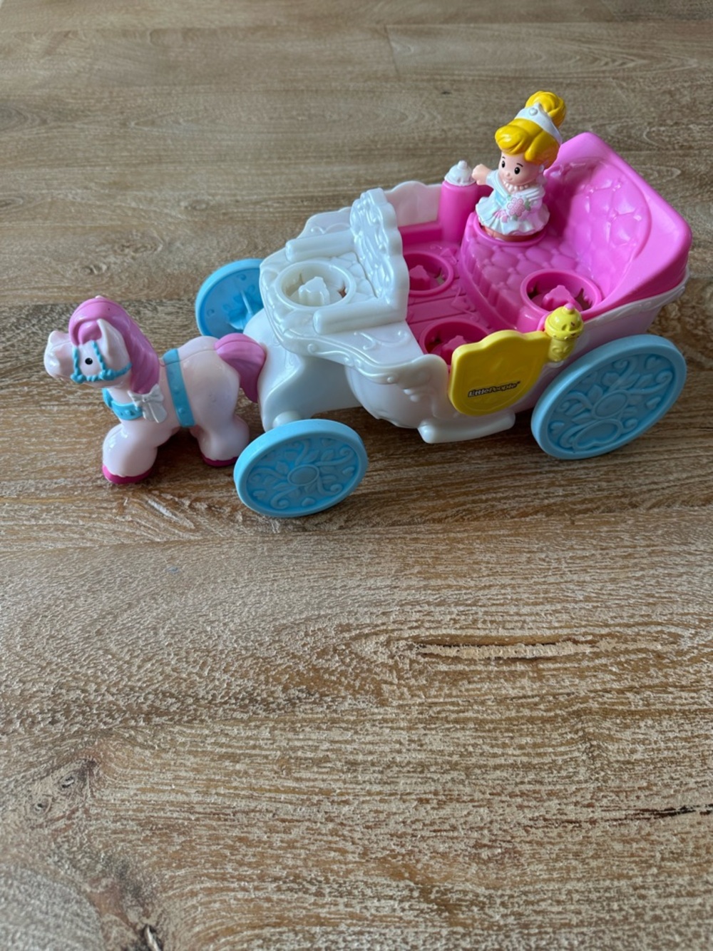 Fisher-Price Little People Multi Princess Coach by Fisher-Price